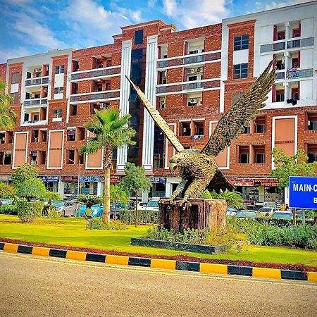 Royal Galaxy Hotel & Residence - Near Islamabad International Airport & Motorway Exterior photo