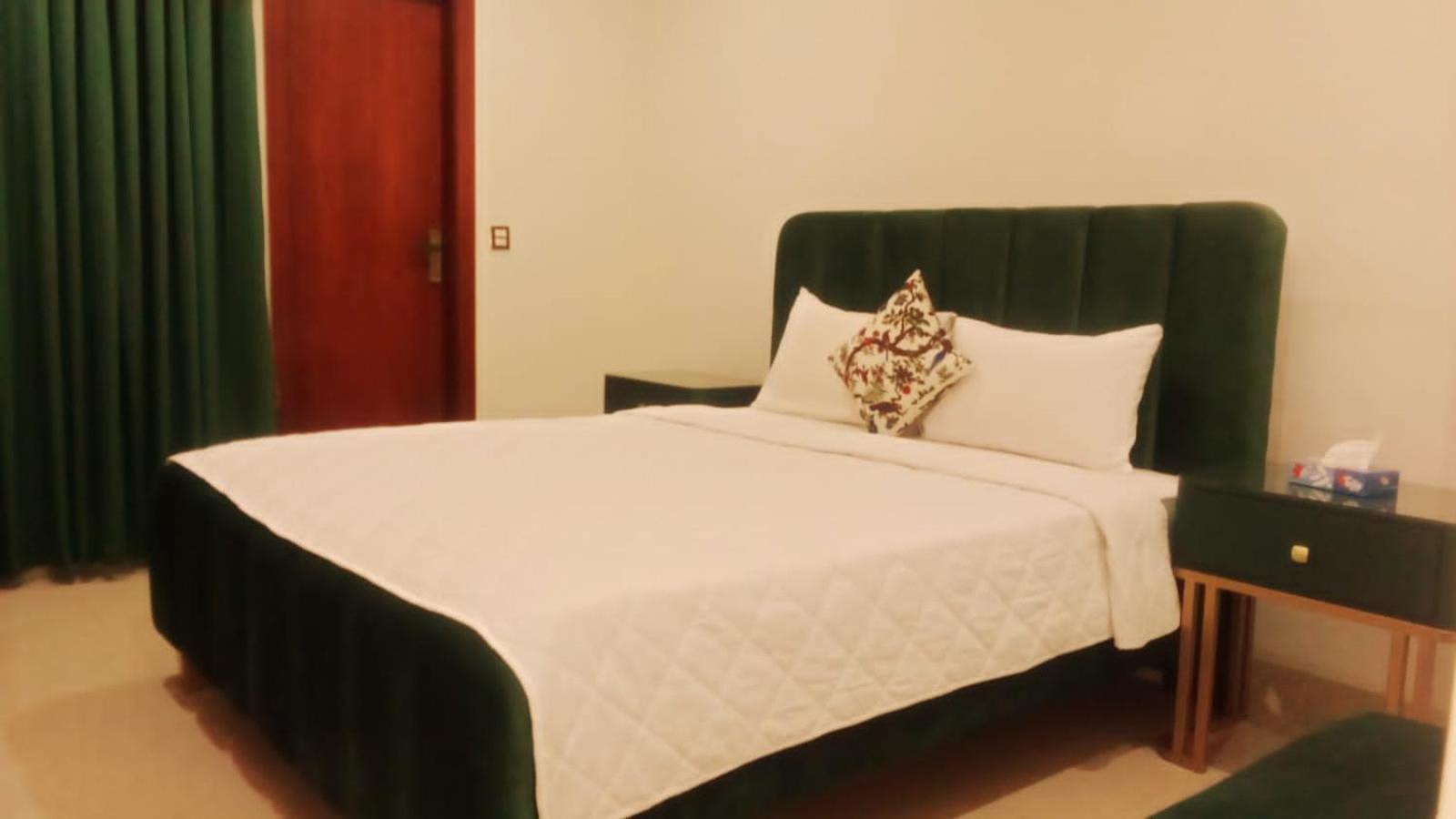 Royal Galaxy Hotel & Residence - Near Islamabad International Airport & Motorway Exterior photo