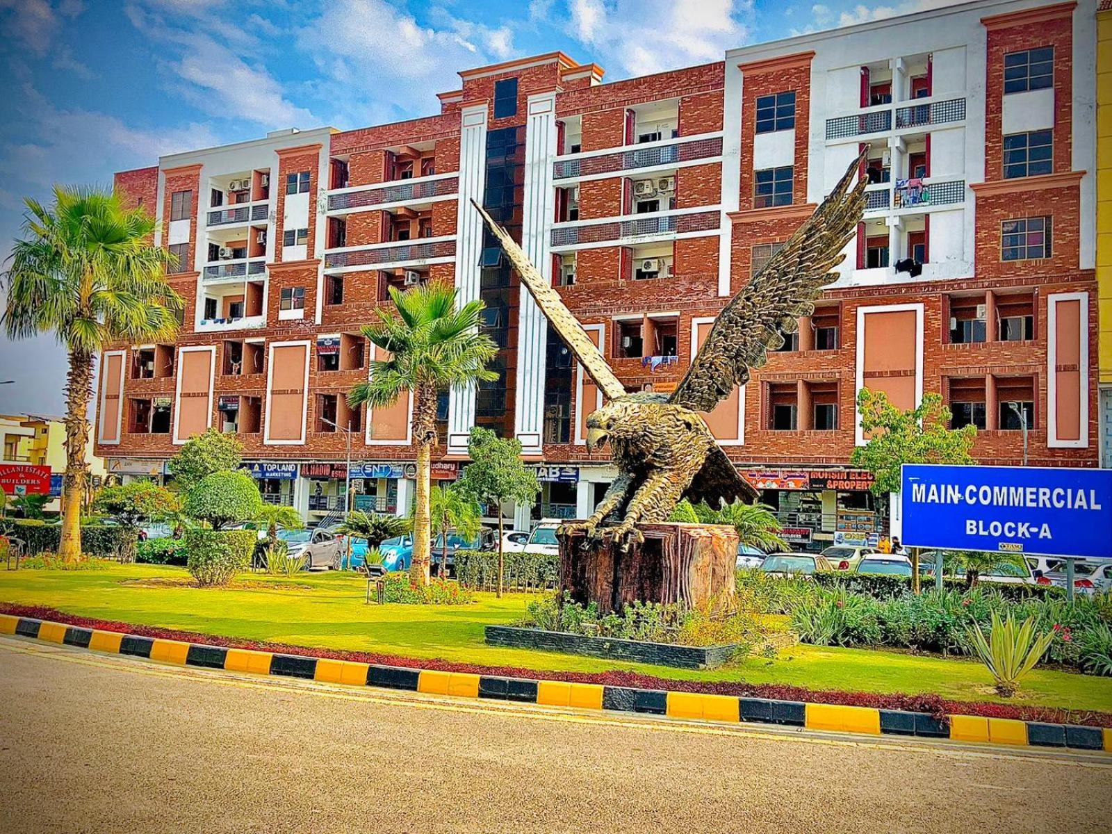 Royal Galaxy Hotel & Residence - Near Islamabad International Airport & Motorway Exterior photo