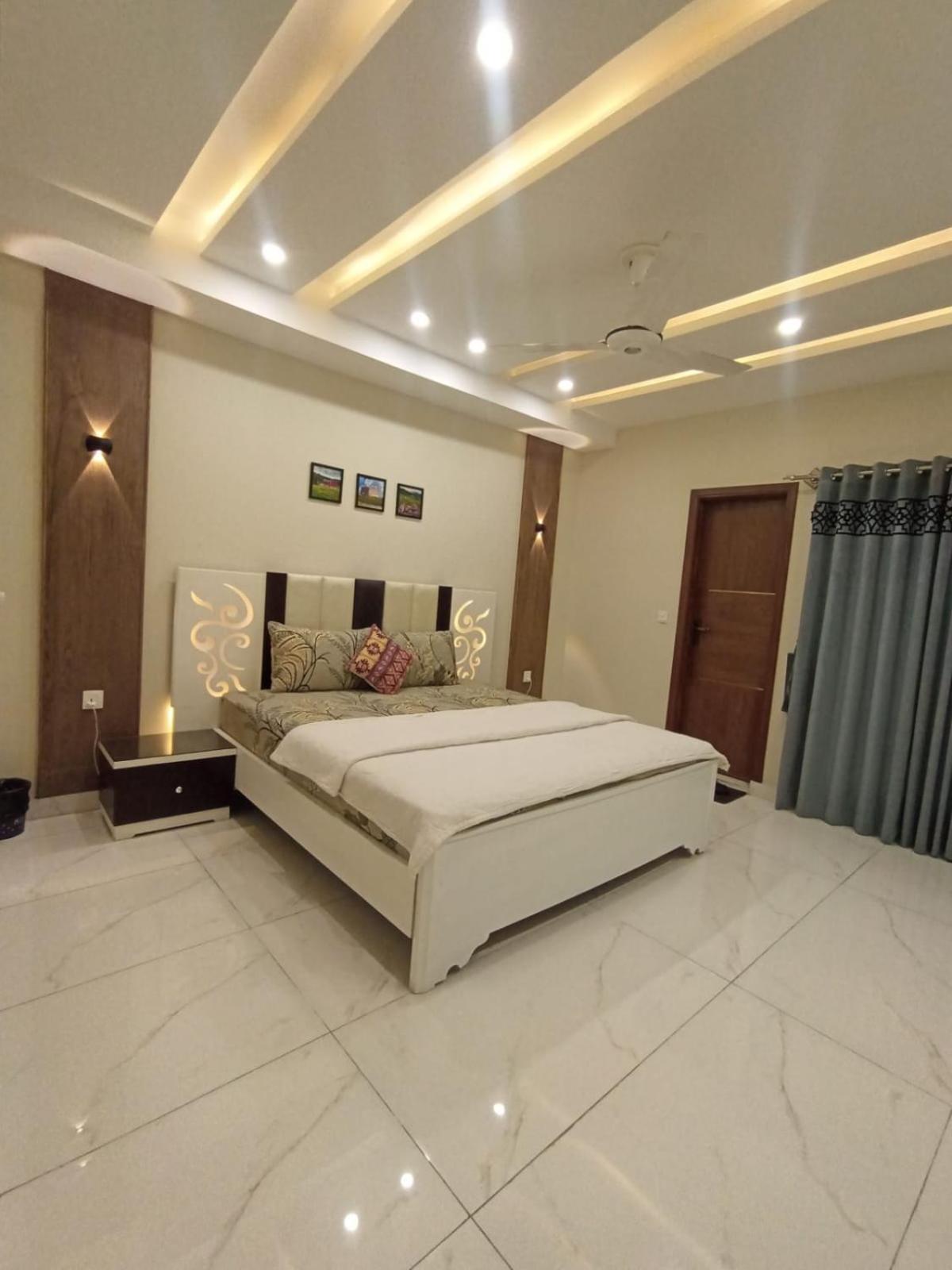 Royal Galaxy Hotel & Residence - Near Islamabad International Airport & Motorway Exterior photo