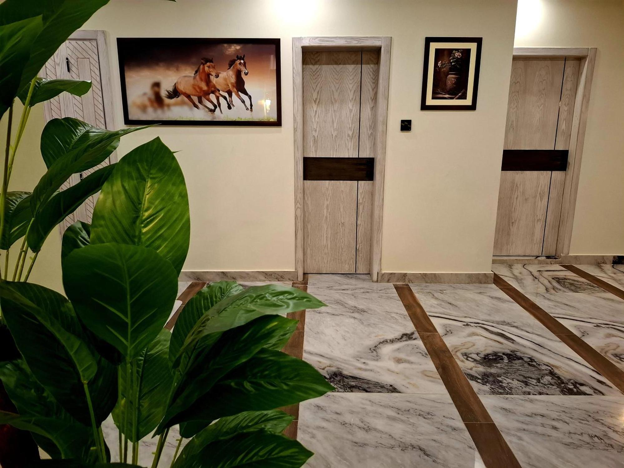Royal Galaxy Hotel & Residence - Near Islamabad International Airport & Motorway Exterior photo